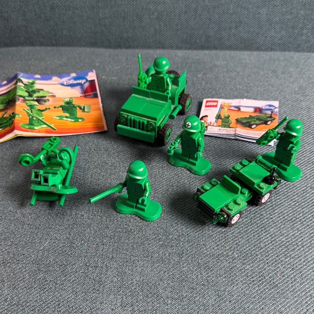 LEGO Toy Story Army Men on Patrol + Army Jeep  7595 30071
